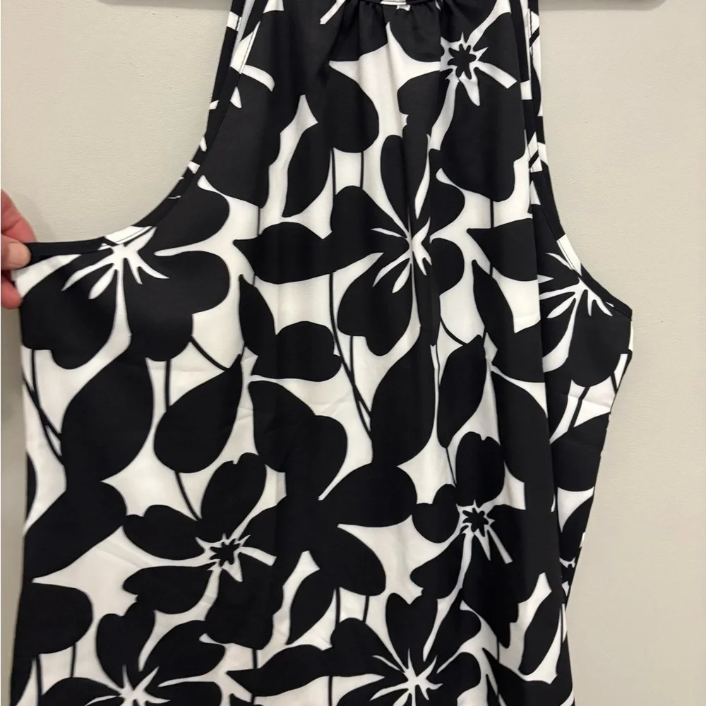 SHEIN Black and White Floral Tank Top - Picture 3 of 5